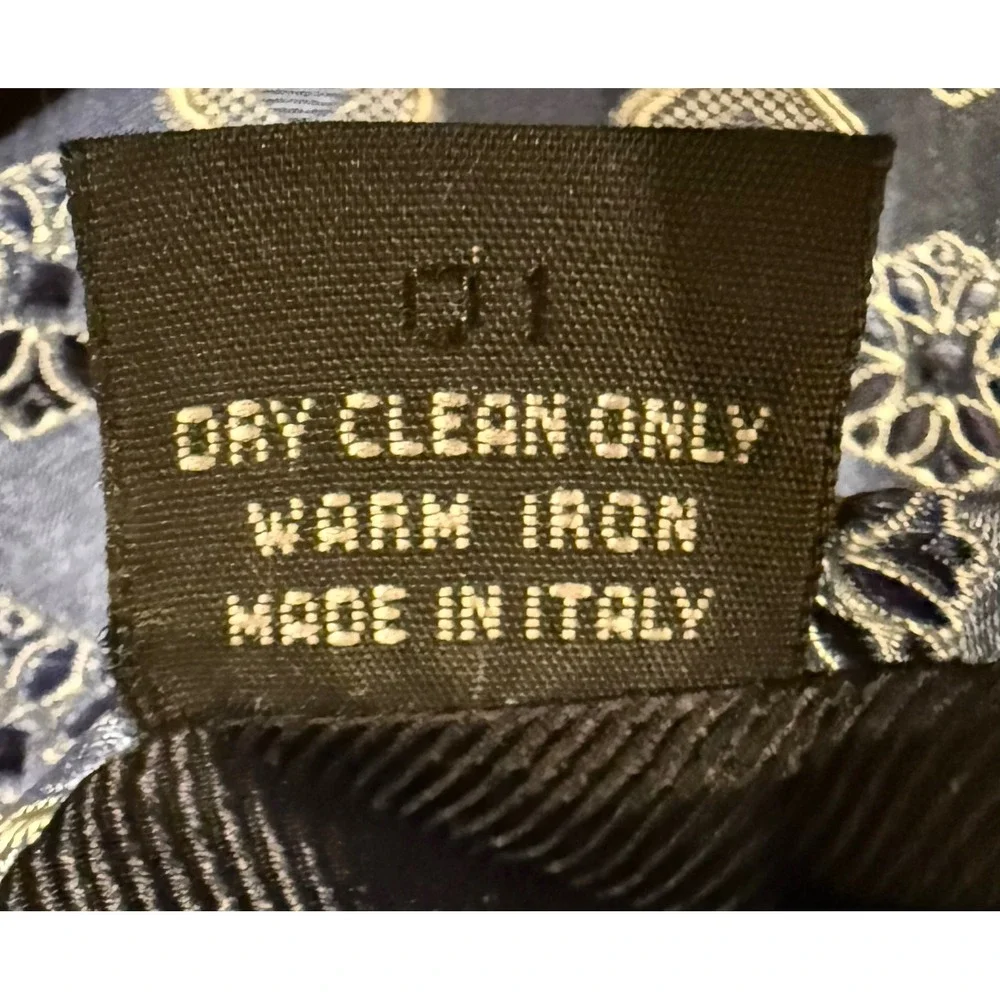 Ermenegildo Zegna 100% Silk Necktie Blue/White Geometric Pattern Made in Italy